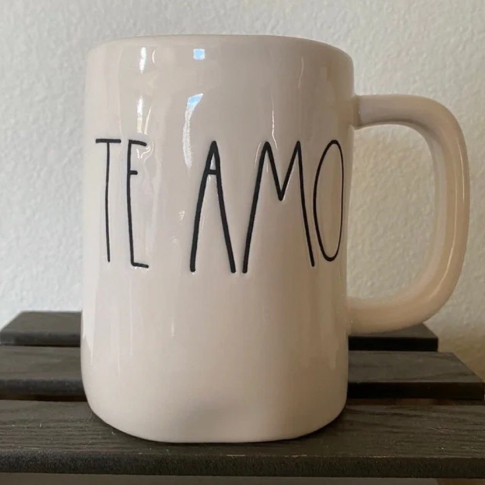 Rae Dunn “Te Amo” Mug
